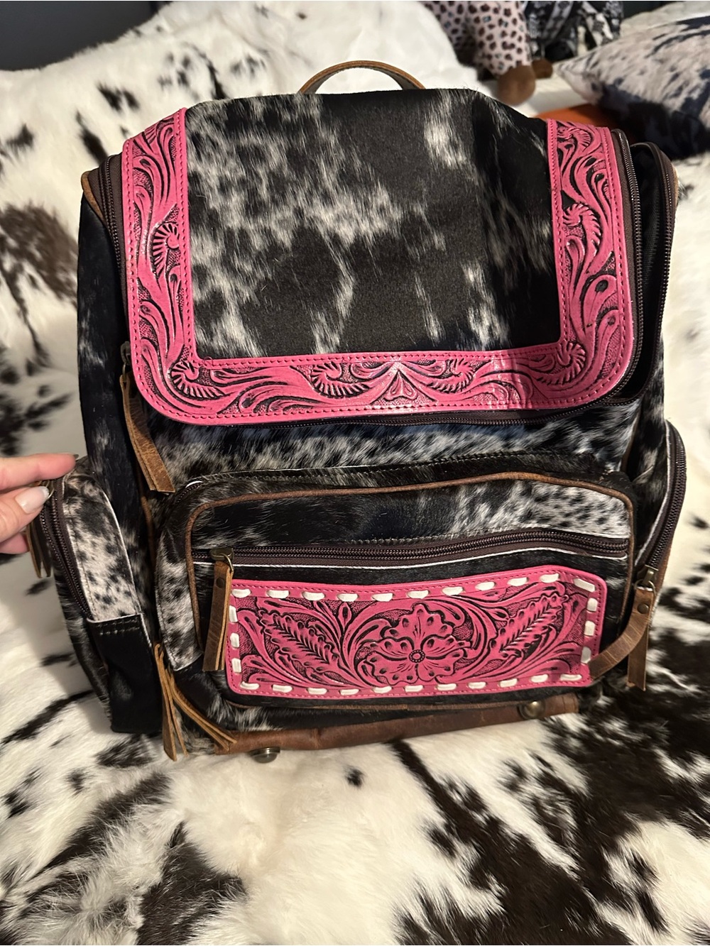 NEW🌵🐮Cowhide & Leather Backpack with Tooled Trim